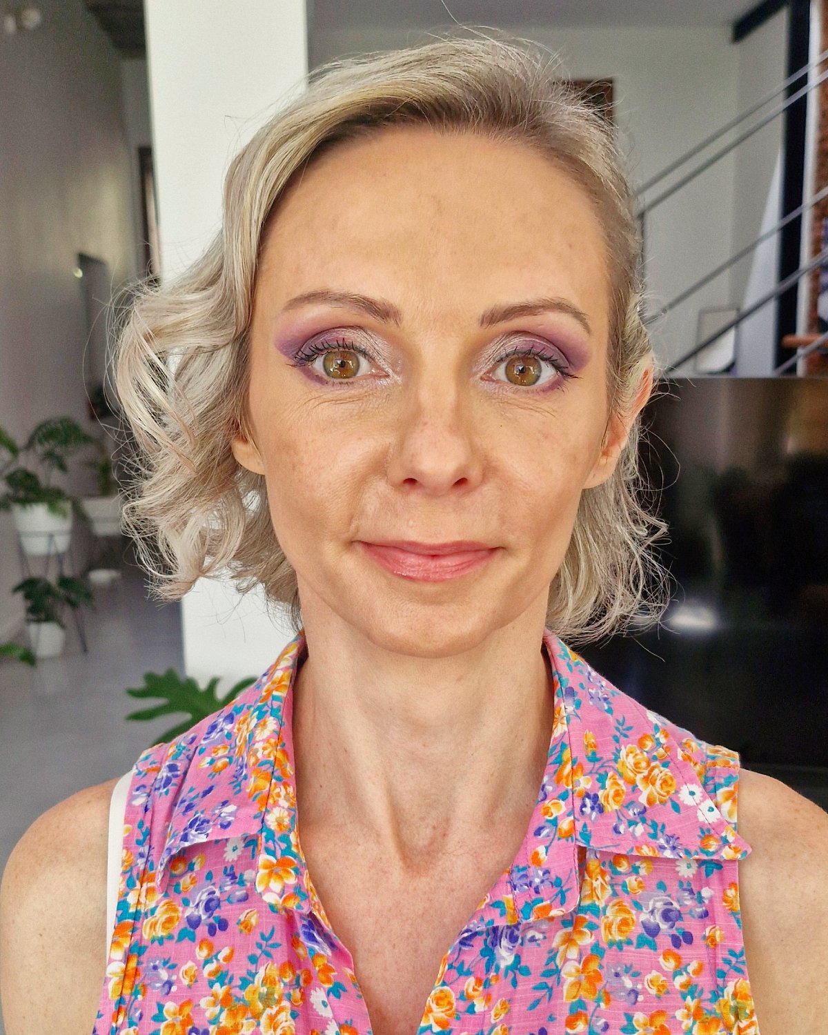 Novia maquillada y novio