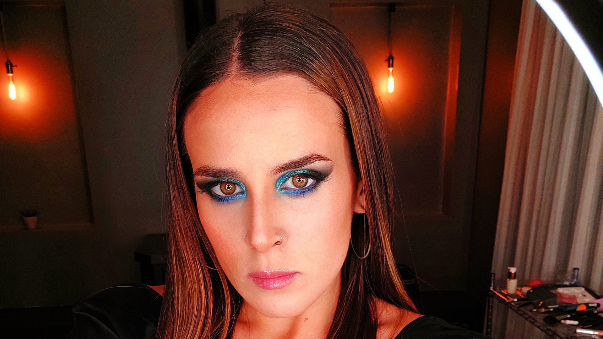 Trabajos de maquillaje peinado
